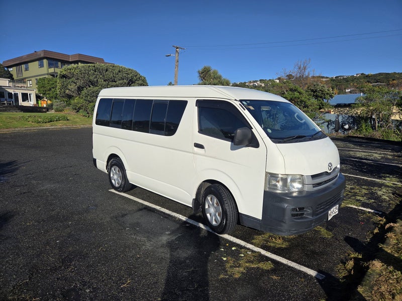 2009 Toyota Hiace63613526457987111