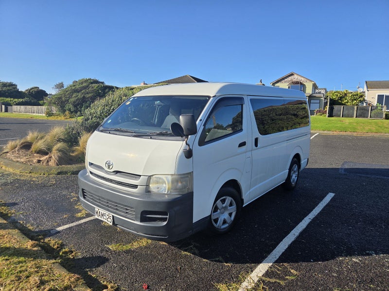 2009 Toyota Hiace63613526457987112