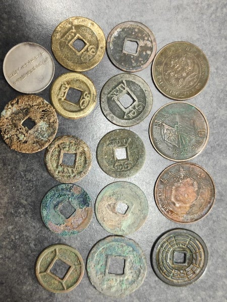 A set of 16coins Carousel 2
