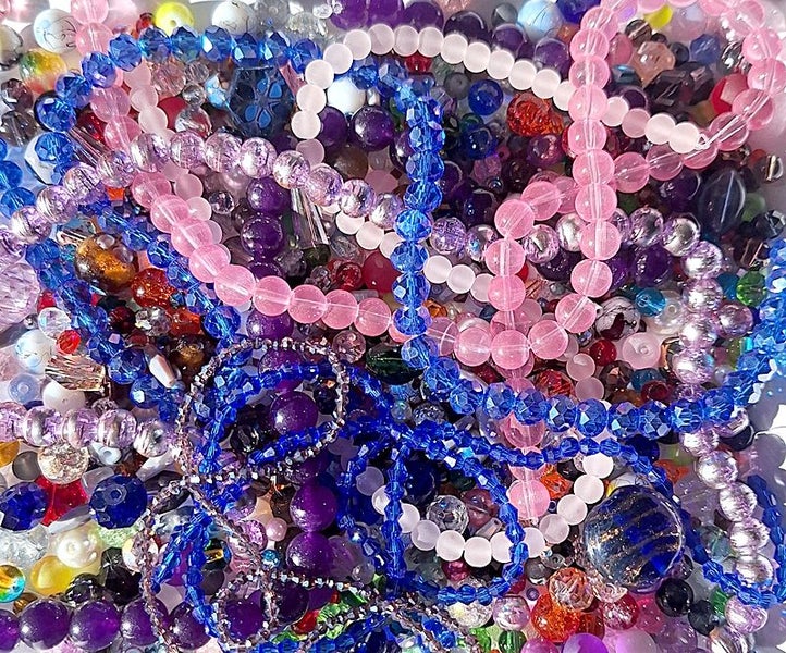 *$1.00 Res* A BIG LOT of OVER 800 MIXED BEADS 500gms. INCLUDING 7 STRANDS!63613766753027111