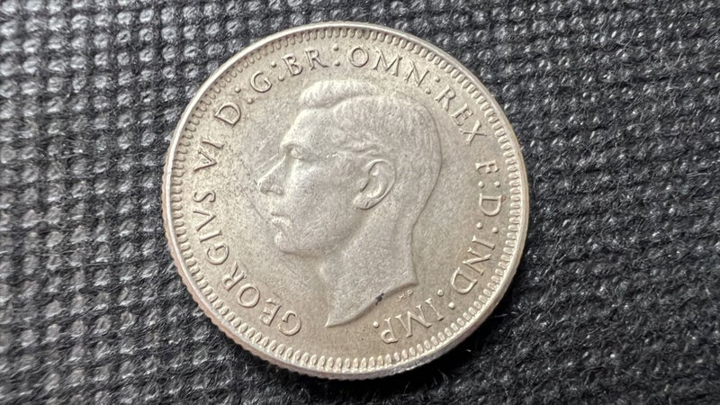 1943-M Australian One Shilling Silver Coin - Higher Grade - Lot E642 Carousel 2