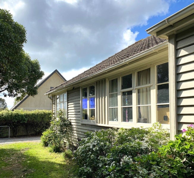 Image 2 of 18