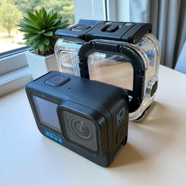 GO PRO 10 AND WATERPROOF HOUSING - FAULTY $1 RESERVE Carousel 1
