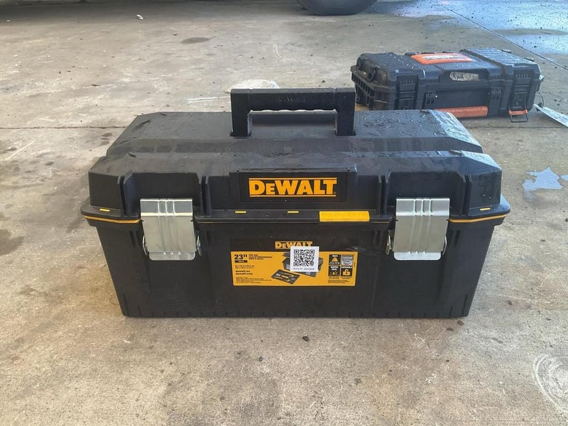 DeWalt Toolbox with Tool Contents Carousel 9