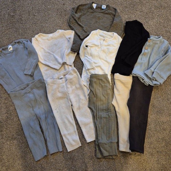 Bulk lot of boys clothes sz 18-24m. $1 res!!! Carousel 1
