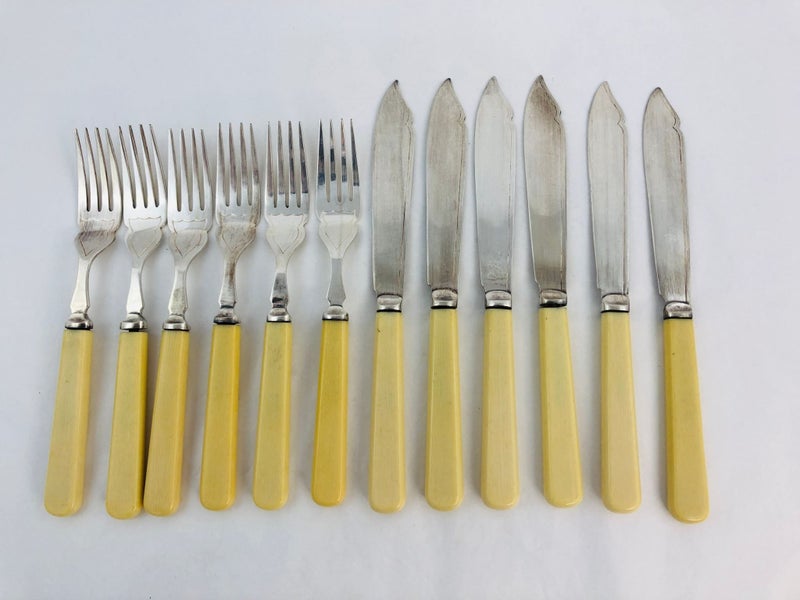 B & JS LTD - Silver Plate Bone Handle Fish Knives & Forks (21309)63617456018819110