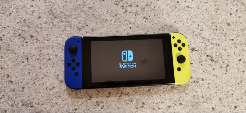 Nintendo Switch Bundle-2 Games, Case, Extra Joycons. Carousel 2