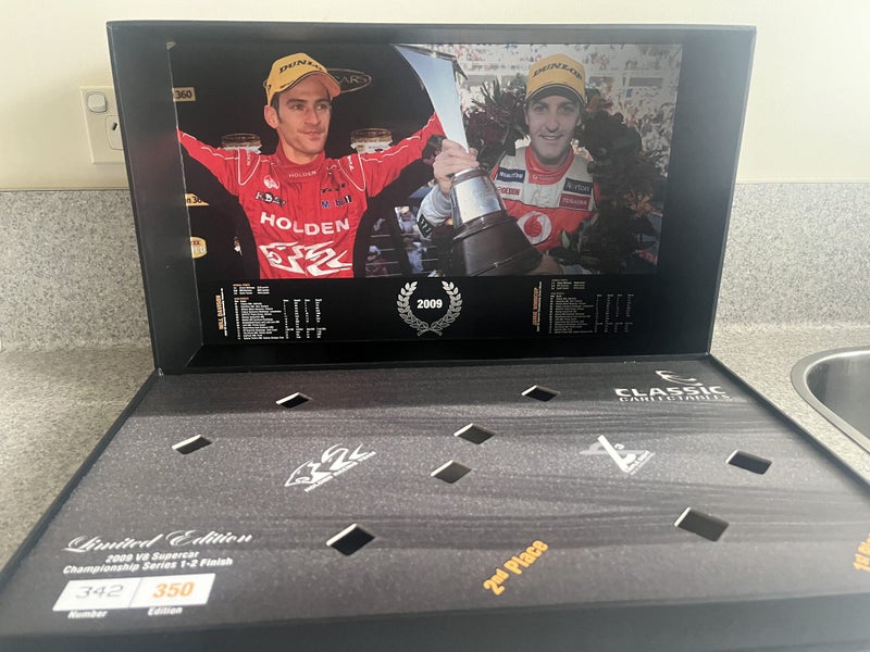 2009 V8 Supercar Championship Series 1-2 Finish Carousel 2