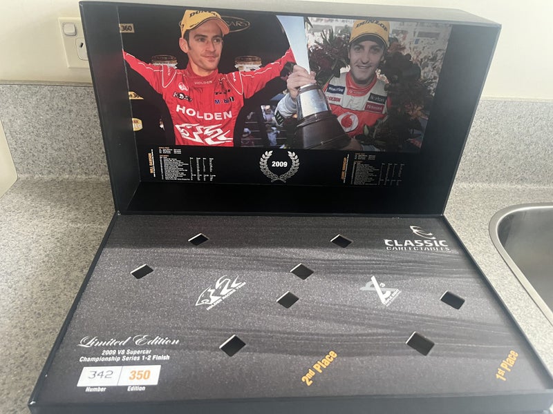 2009 V8 Supercar Championship Series 1-2 Finish Carousel 5