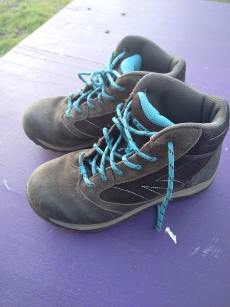 Kids Hitec Tramping shoes leather/suede. Carousel 1