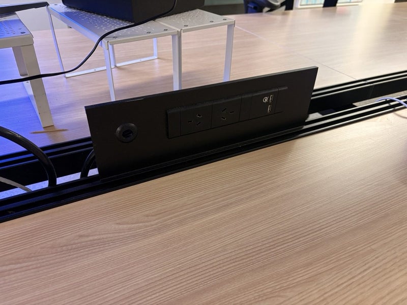 Office Desk 6 seater !!!!! BARGAIN !!!!!!63616210353411111