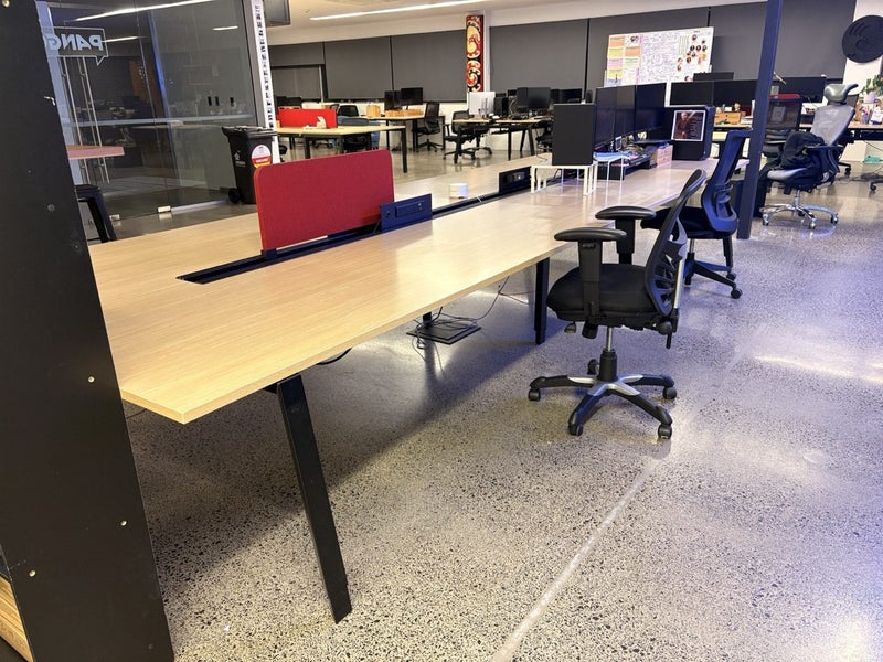 Office Desk 6 seater !!!!! BARGAIN !!!!!!63616210353411113