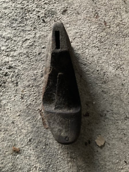 Vintage cobbler shoe last - Carousel 1