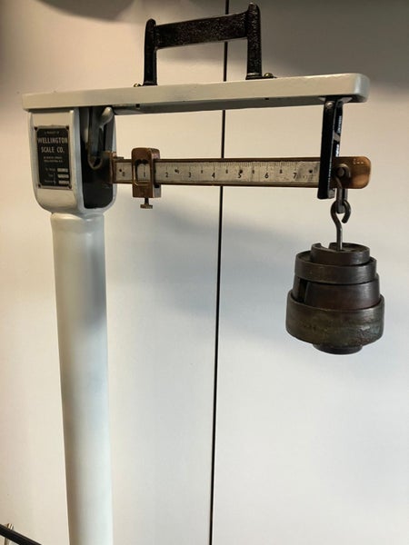 Vintage scales “Wellington Scale Co” Carousel 11