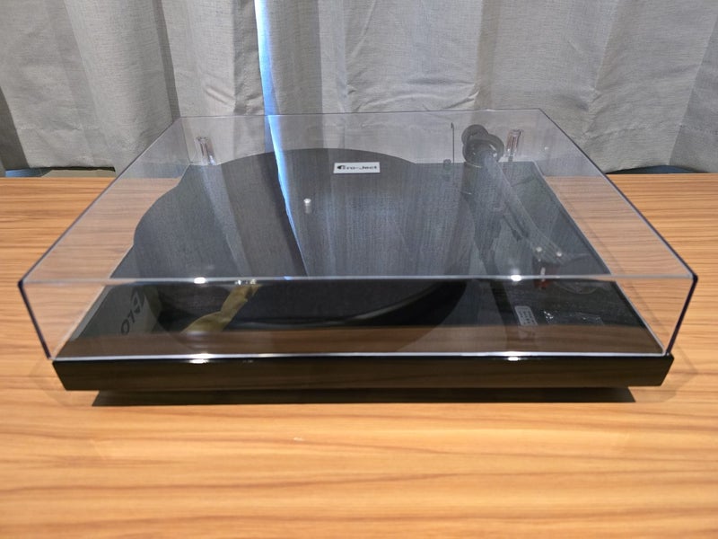 Project Debut Carbon Turntable Carousel 2