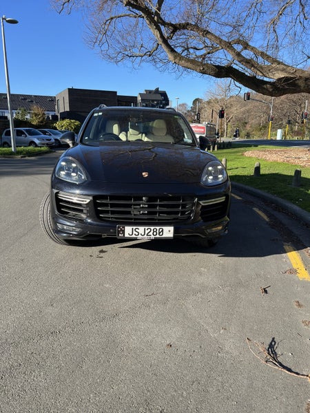 2016 Porsche Cayenne Gts63612539893378112