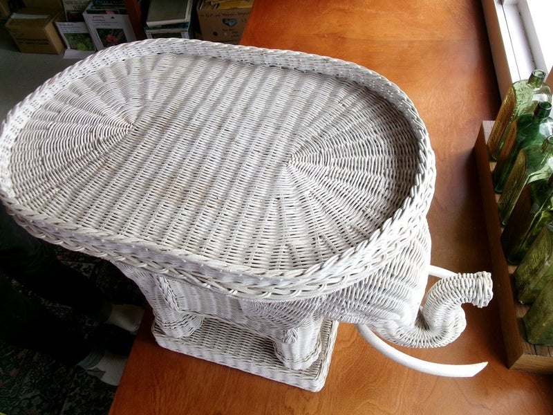 WHITE WICKER-WORK ELEPHANT SIDE-TABLE Carousel 2