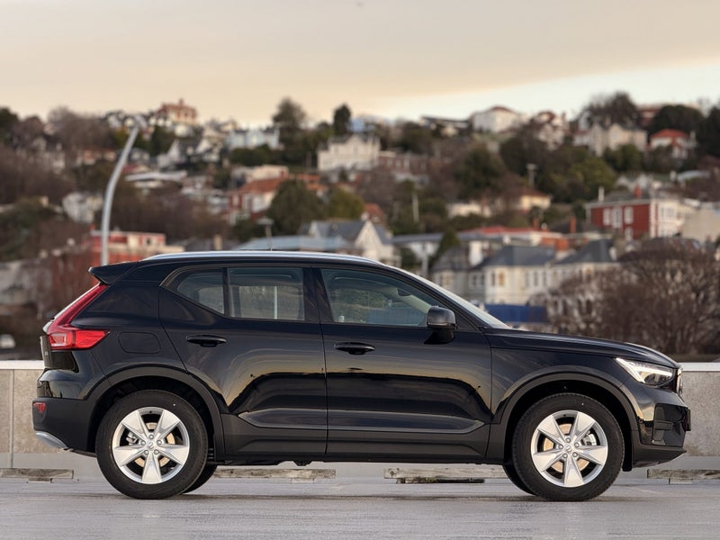 2025 Volvo XC40 B4 Plus63612540149633112