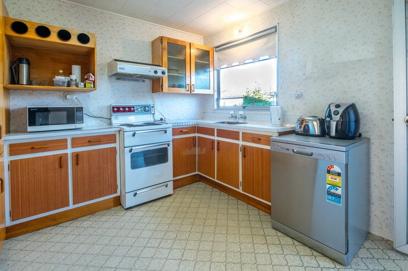 Image 2 of 10
