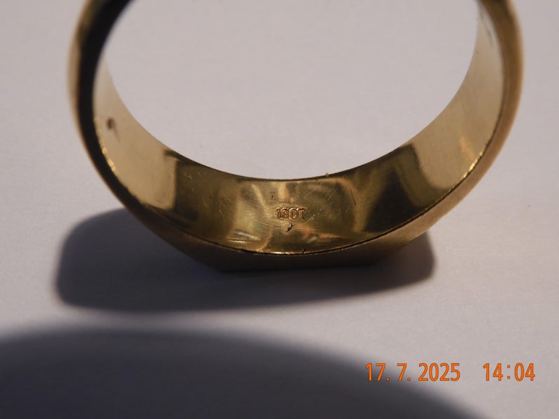 2 engraved solid gold signets rings. Carousel 1