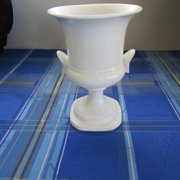 Crown Lynn # 666 Large Urn Vase With Shell Ears. Outstanding Condition. 1963.64540715153923113