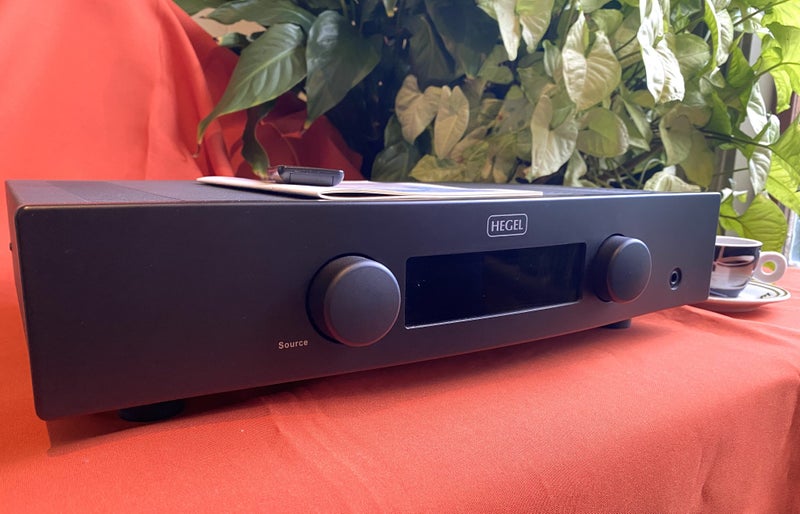 Hegel H95 Integrated Amplifier Carousel 1