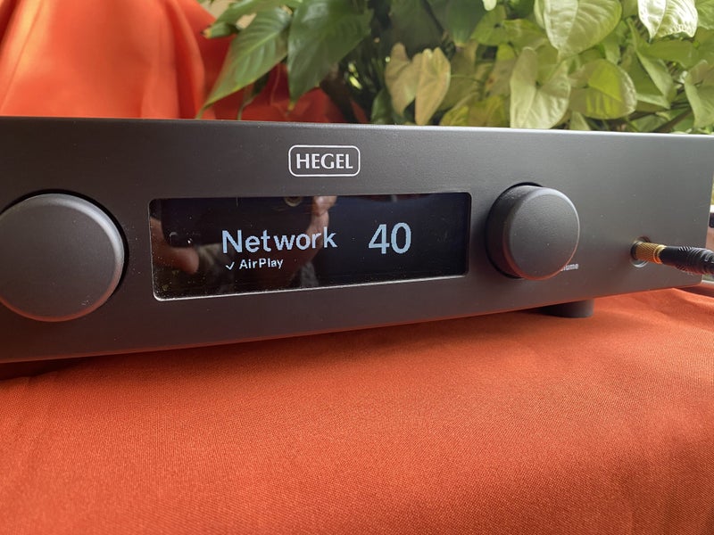 Hegel H95 Integrated Amplifier Carousel 1