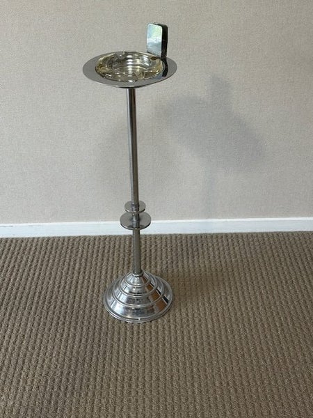 Art-Deco Cigarette Stand Carousel 1