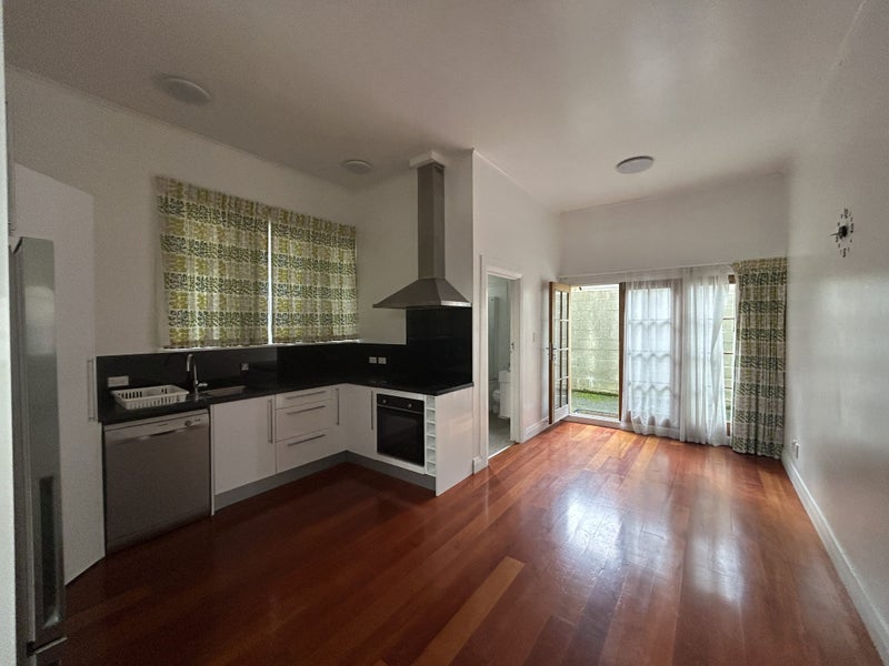 Thorndon, 2 bedrooms64462436338435113