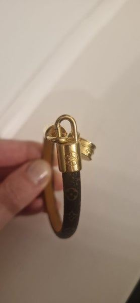 Louis Vuitton leather braclet (with charm) Carousel 1