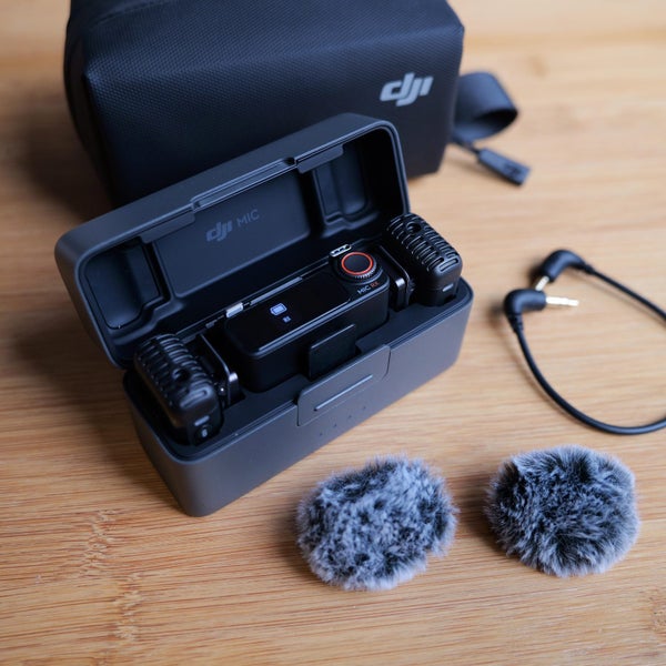 DJI Mic 2 (2 TX + 1 RX + Charging Case) Carousel 1