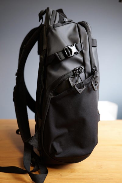 WANDRD STRATUS 18L Everyday Camera Backpack (Black)63614579929601112