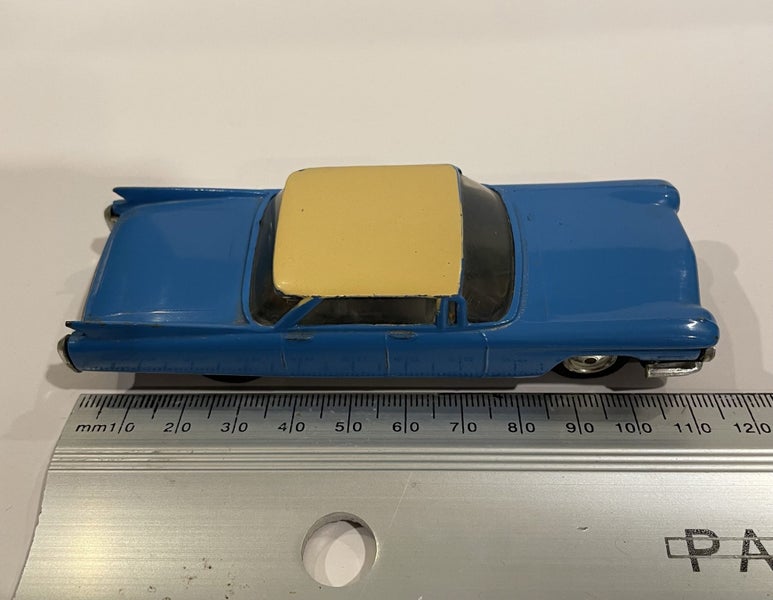 Collectable CADILAC 62 SEDAN Carousel 7