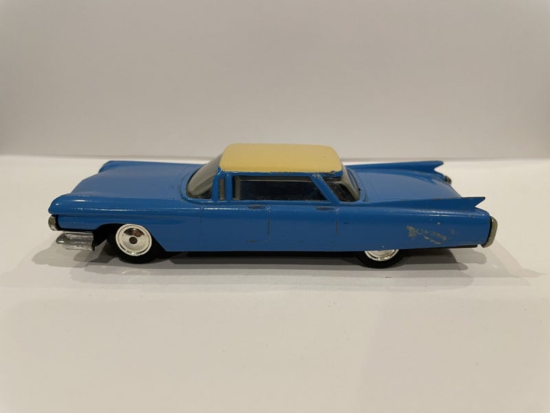Collectable CADILAC 62 SEDAN Carousel 2