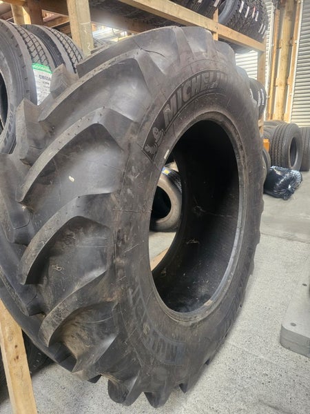 650/65R42 Michelin MultiBib Tractor Tyre Carousel 1