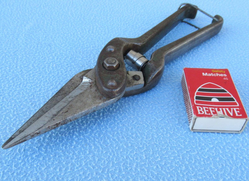 Absolute quality heavy old cutters or maybe tin snips Carousel 1