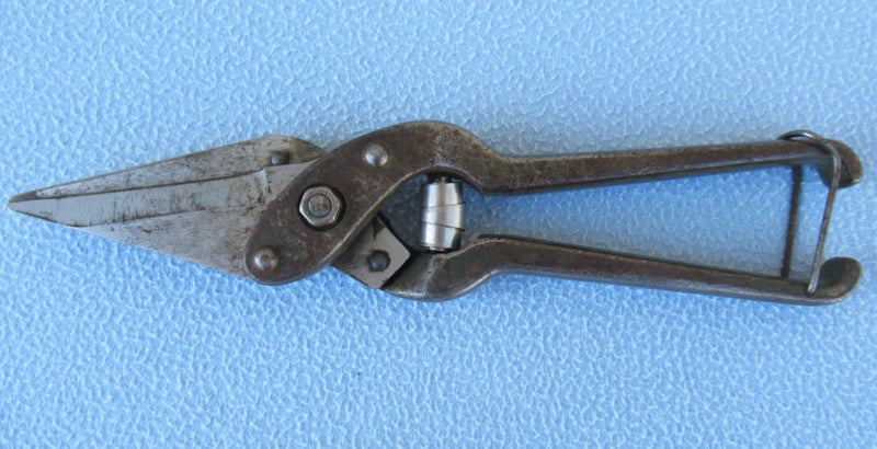 Absolute quality heavy old cutters or maybe tin snips Carousel 2