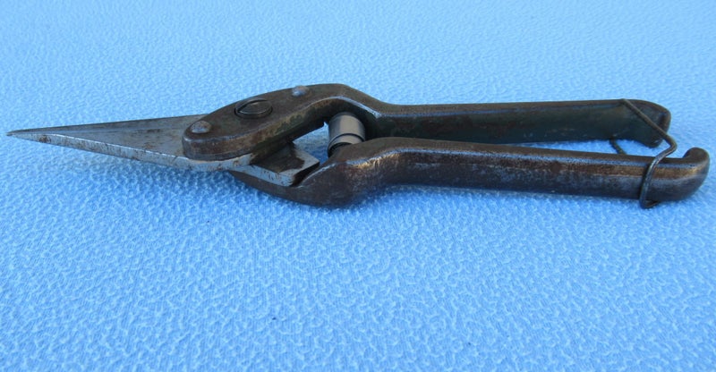 Absolute quality heavy old cutters or maybe tin snips Carousel 16