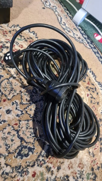 Black piggyback plug extension cord Carousel 1