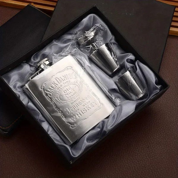 Jack Daniels Pocket Flask Gift Set Carousel 1