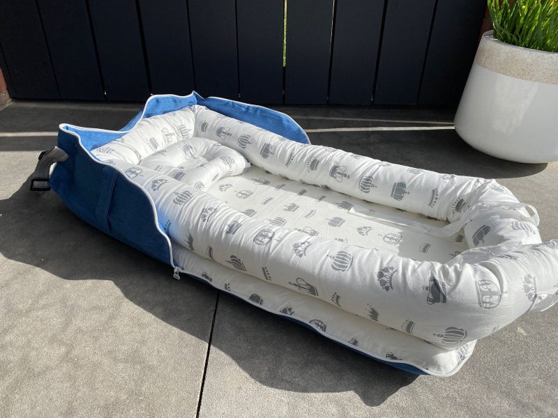 Portable Infant Lounger/Cot Carousel 1