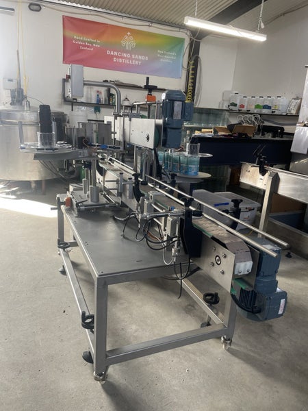 Apex MLS200 Flat Bottle Labeller Carousel 7