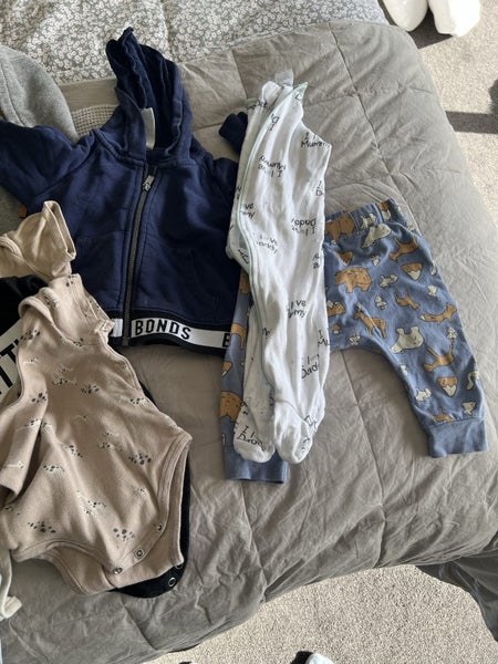 Bulk lot baby clothes Carousel 4