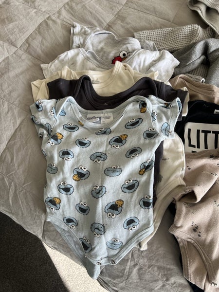 Bulk lot baby clothes Carousel 2