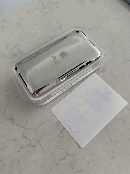 iPod touch 8GB as-new condition! Carousel 1