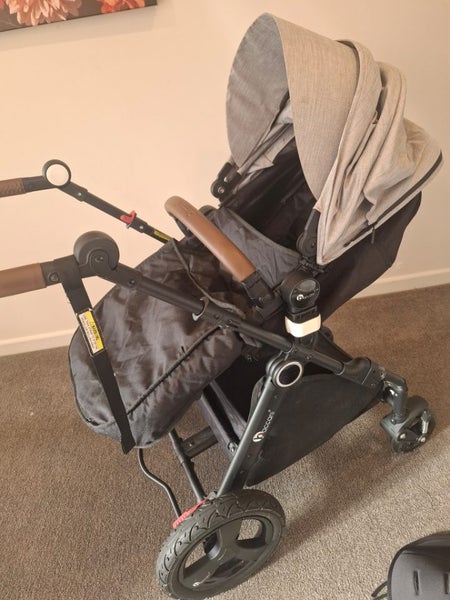 Baccani pletora plus pram Carousel 12