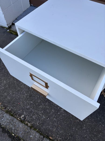 White Desk Mobile Carousel 2