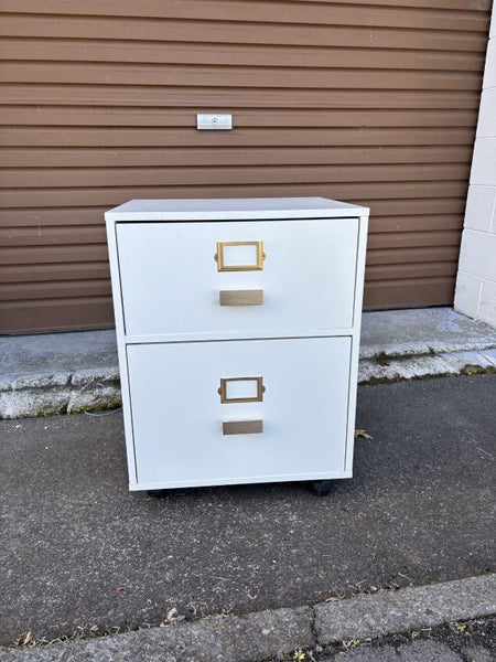 White Desk Mobile Carousel 1