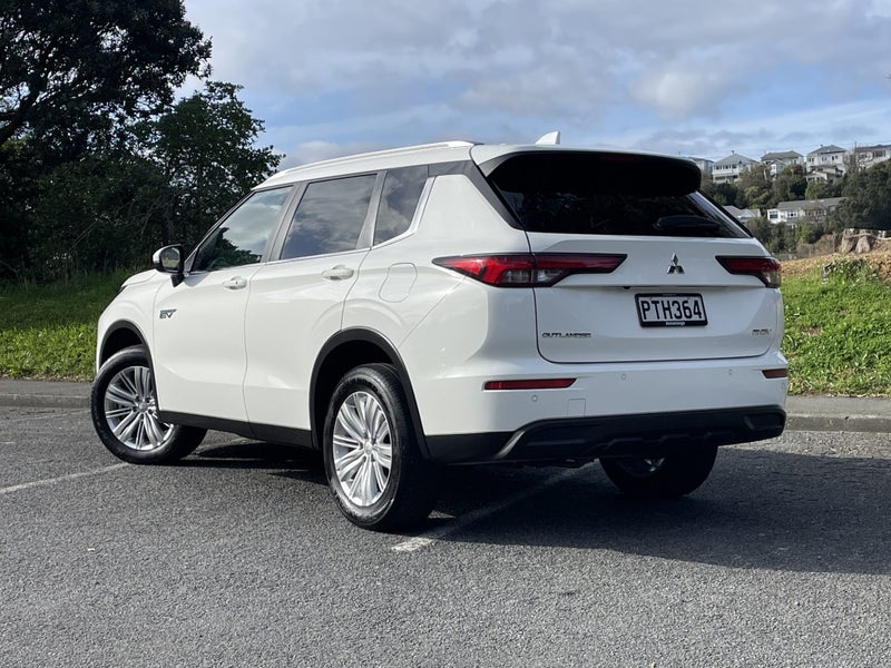 2023 Mitsubishi Outlander LS PHEV 4WD63612850492546111