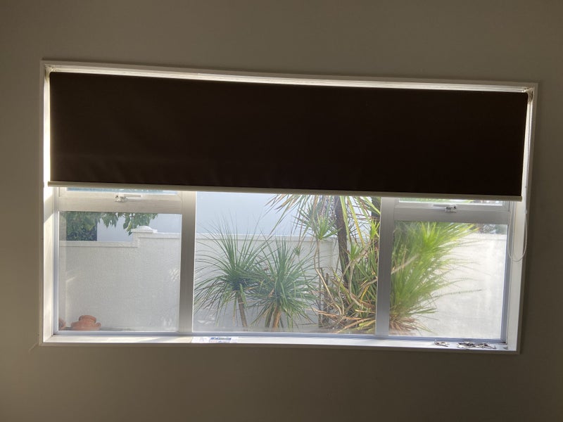 Excellent Condition - House Lot Roller Blinds Carousel 2